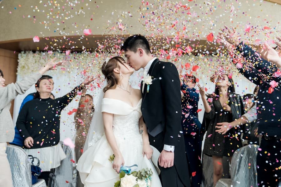 Confetti exit
